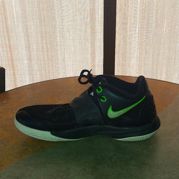 Kyrie flytrap 3's - Picture 3 of 4